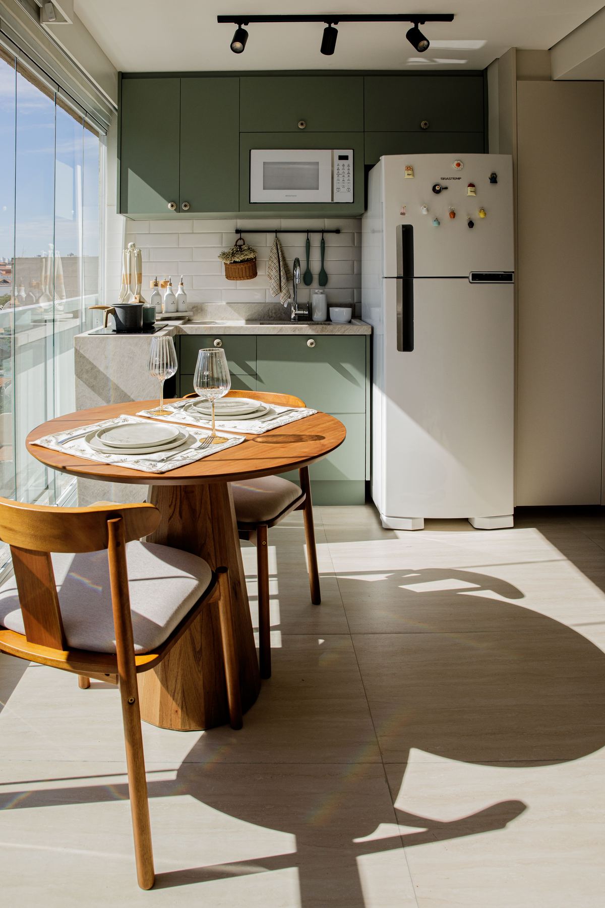 Cozinha organizada e decorada — exemplo de padrão GuestNow